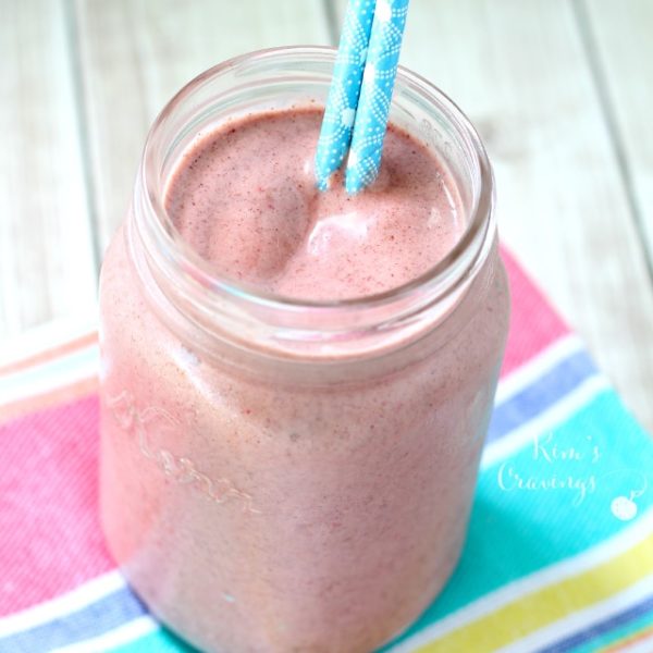 The combination of sweet chocolate and tart strawberries is truly a match made in heaven and these two flavors meet in this simple, yet dazzling chocolate covered strawberry smoothie!