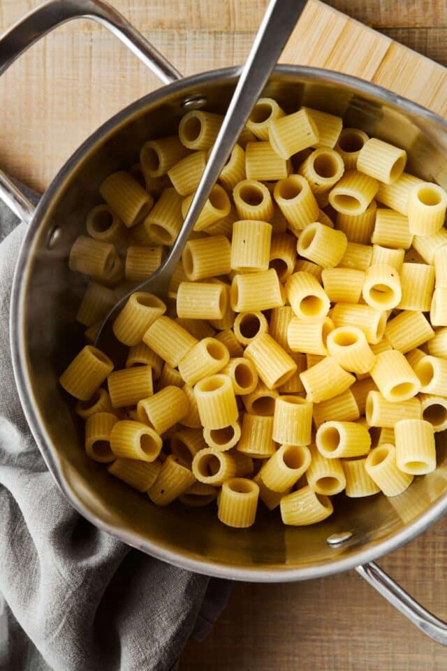 Boiled pasta in a pot.