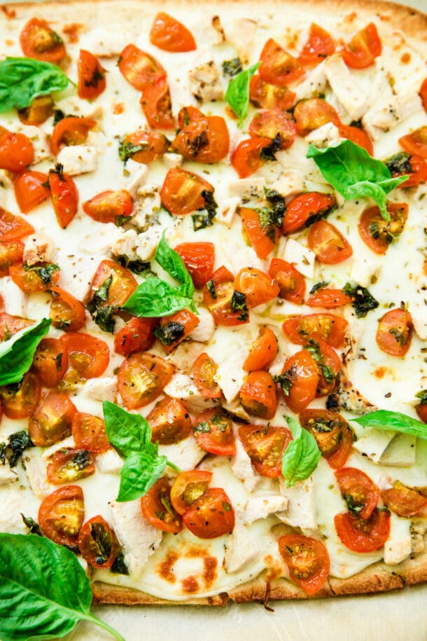 Bruschetta Chicken Alfredo Flatbread with Divine Flavor Tomatoes - Kim ...