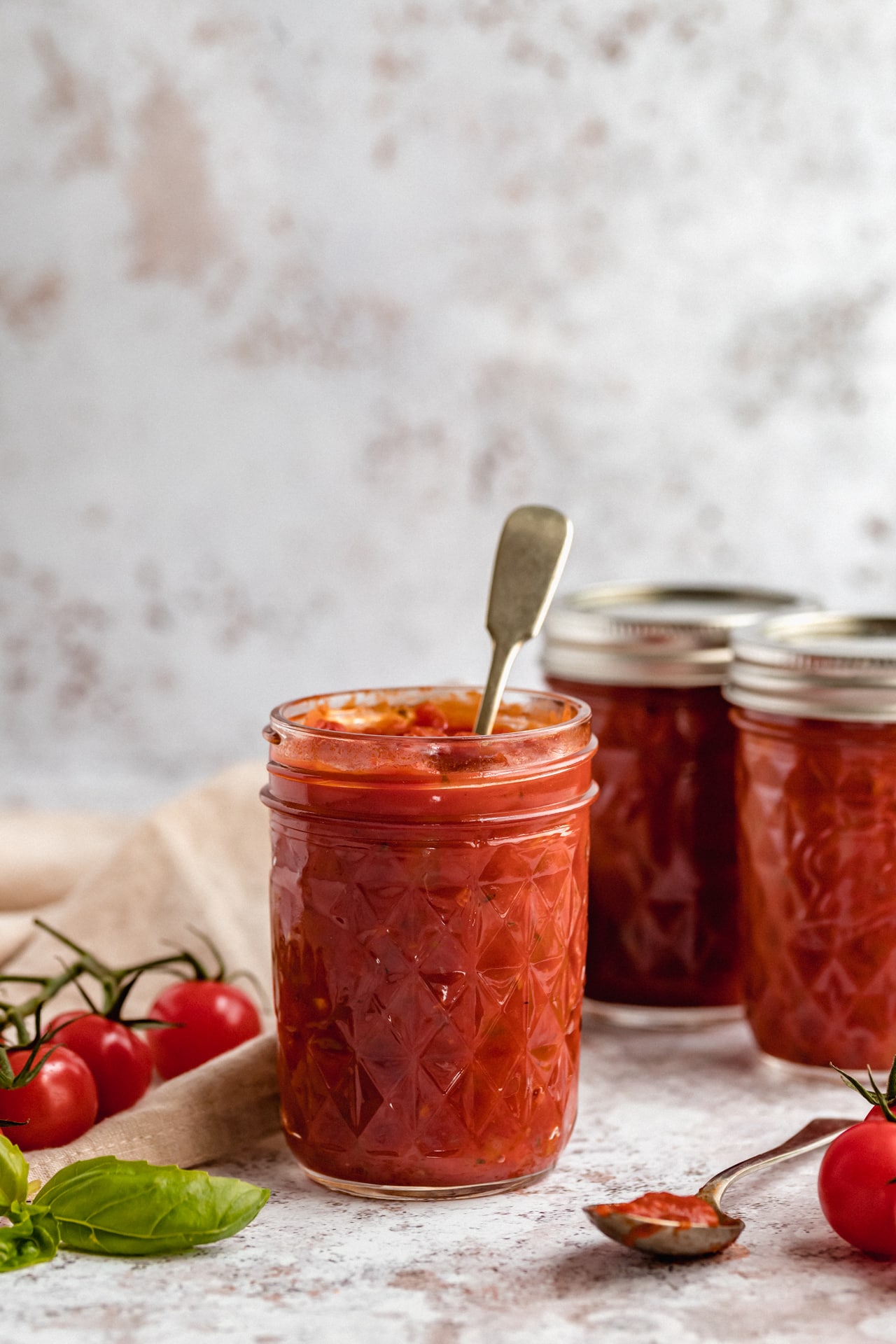 storing homemade marinara sauce in small mason jar