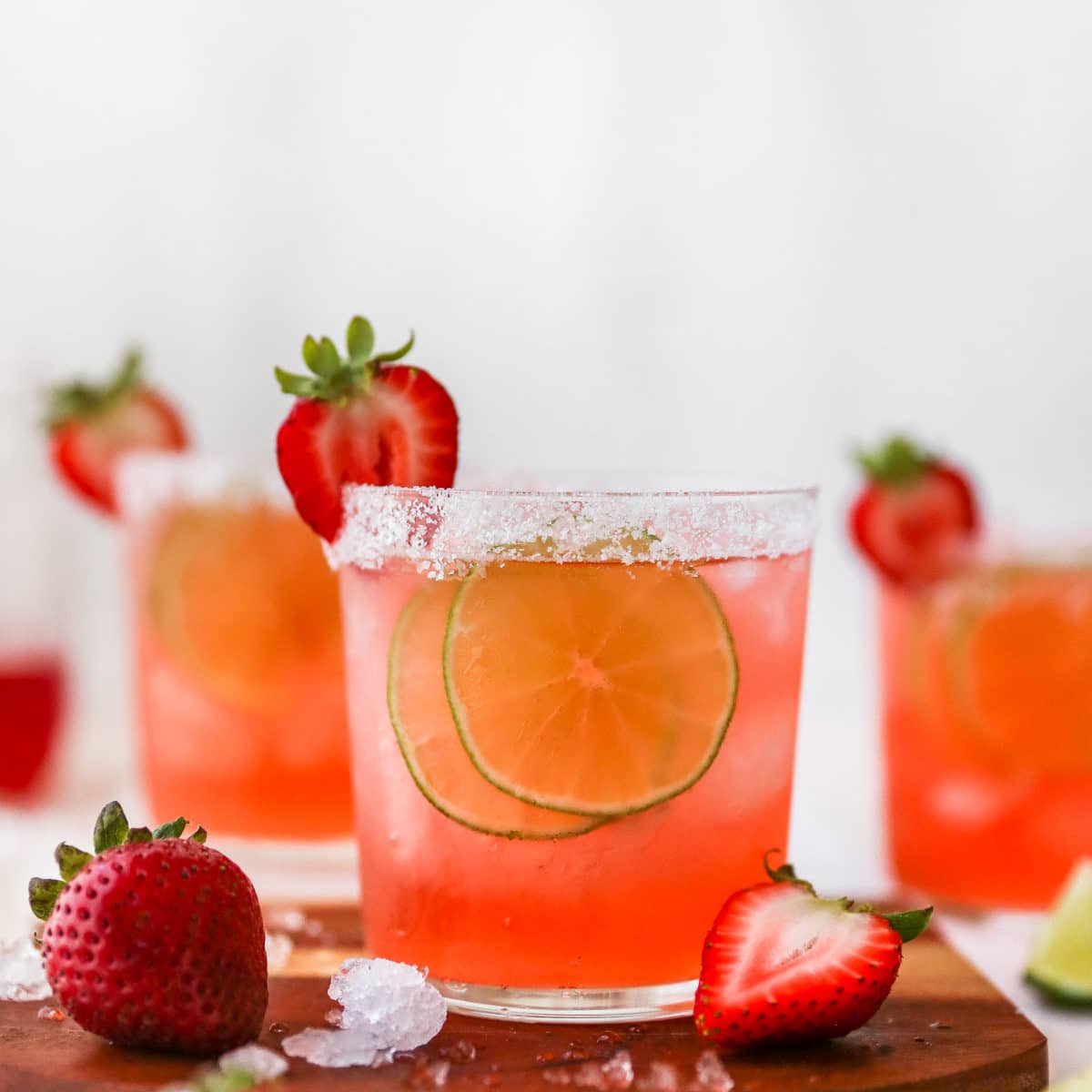 Fresh Strawberry Margarita - Kim's Cravings