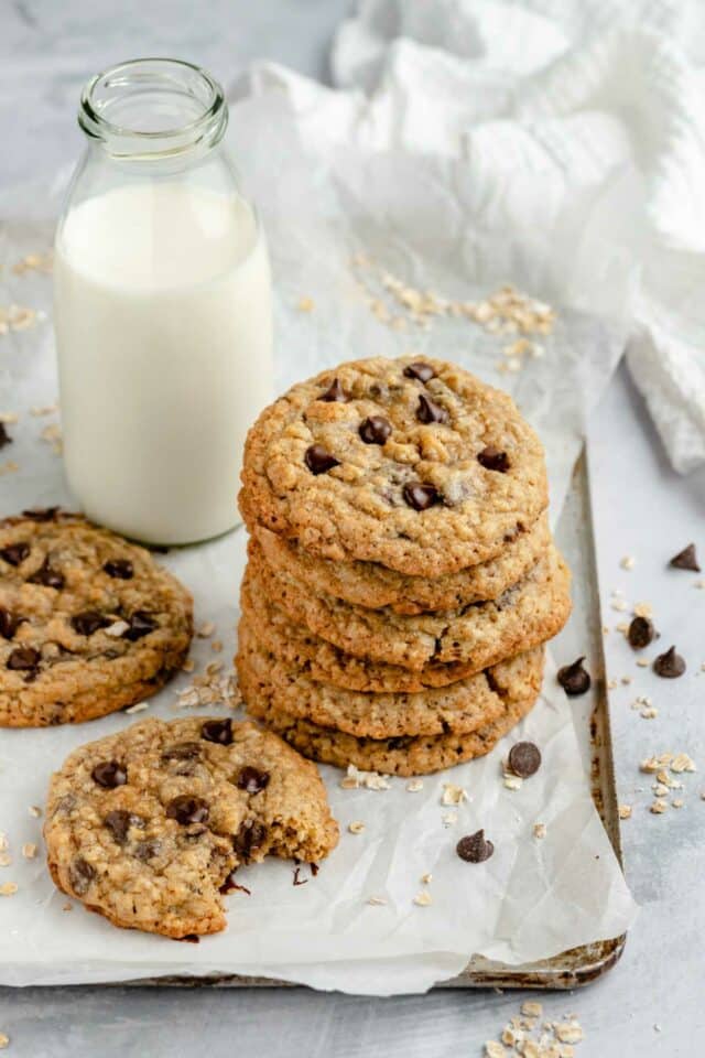 Chewy Chocolate Chip Oatmeal Cookies - Kim's Cravings